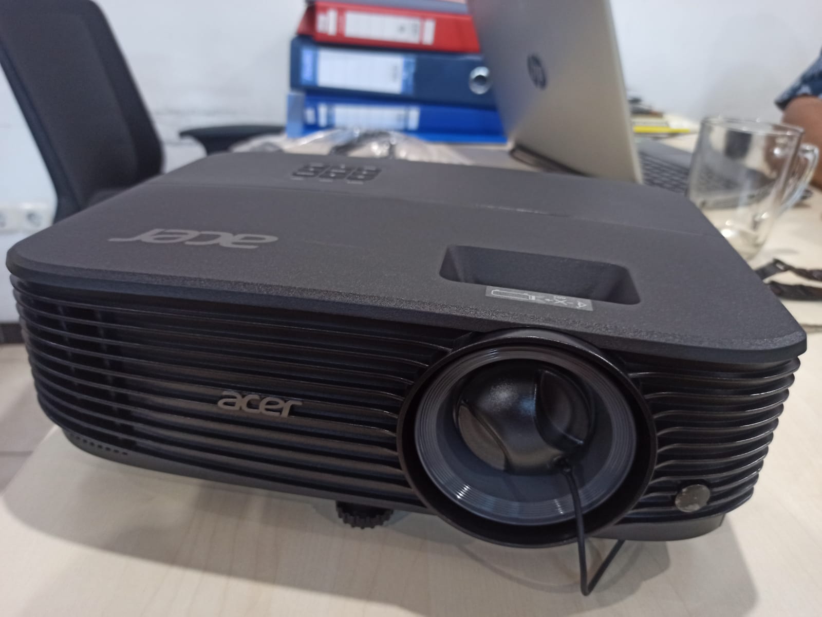 Projector XGA 4000 Ansi Lumen SIPLah