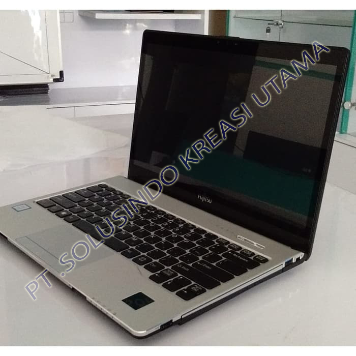 FUJITSU LIFEBOOK S937 Core i5 4GB SSD240GB DVD-ROM 無線LAN フルHD