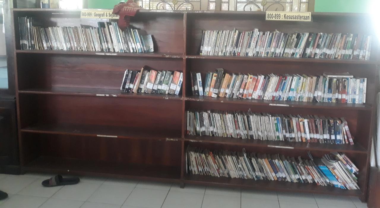 LEMARI BUKU PERPUSTAKAAN | SIPLah