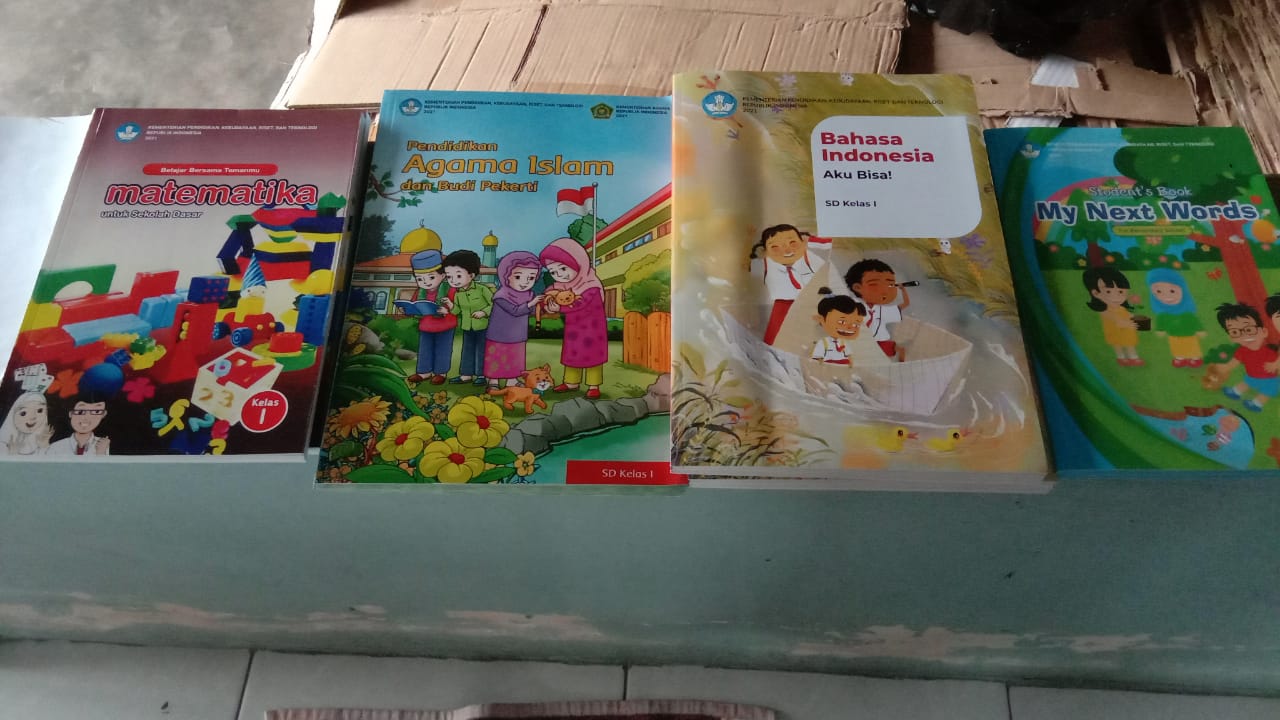 Buku Teks Buku Kurikulum Merdeka_Bahasa Indonesia Lihat Sekitar untuk