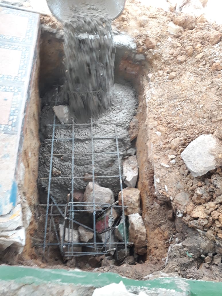 Upah pengecoran tiang gerbang, gali 1 meter dalam, 1 meter lebar, 2