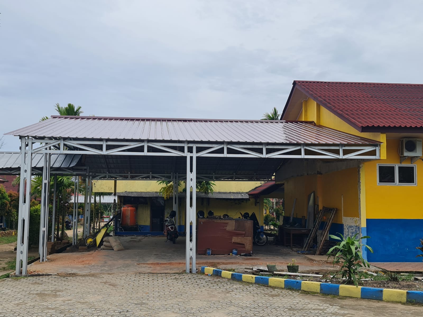 Paket Pemasangan Atap Baja Ringan Parkiran Motor seluas 125 m2 | SIPLah